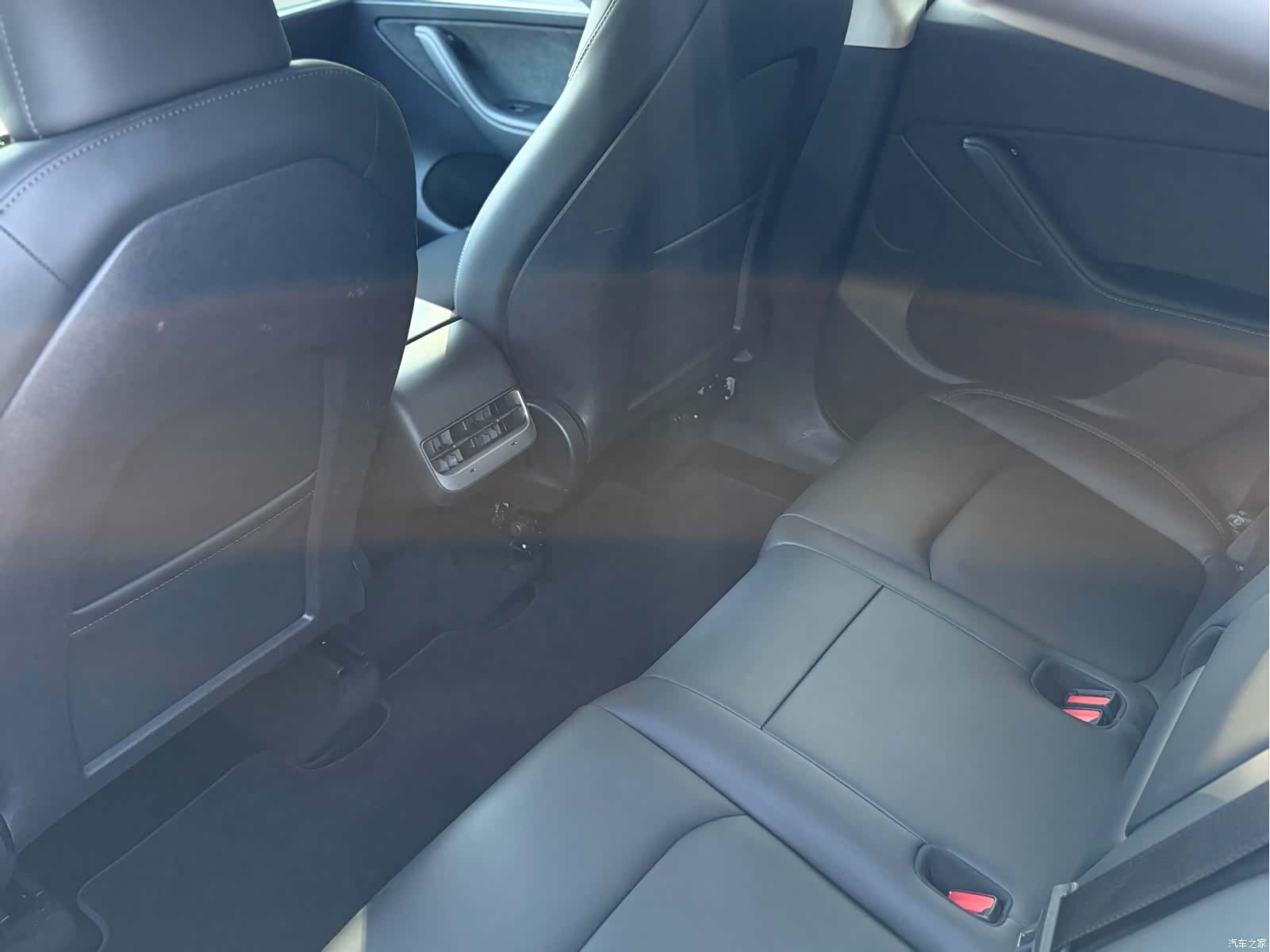 Tesla Model Y, 2023 14