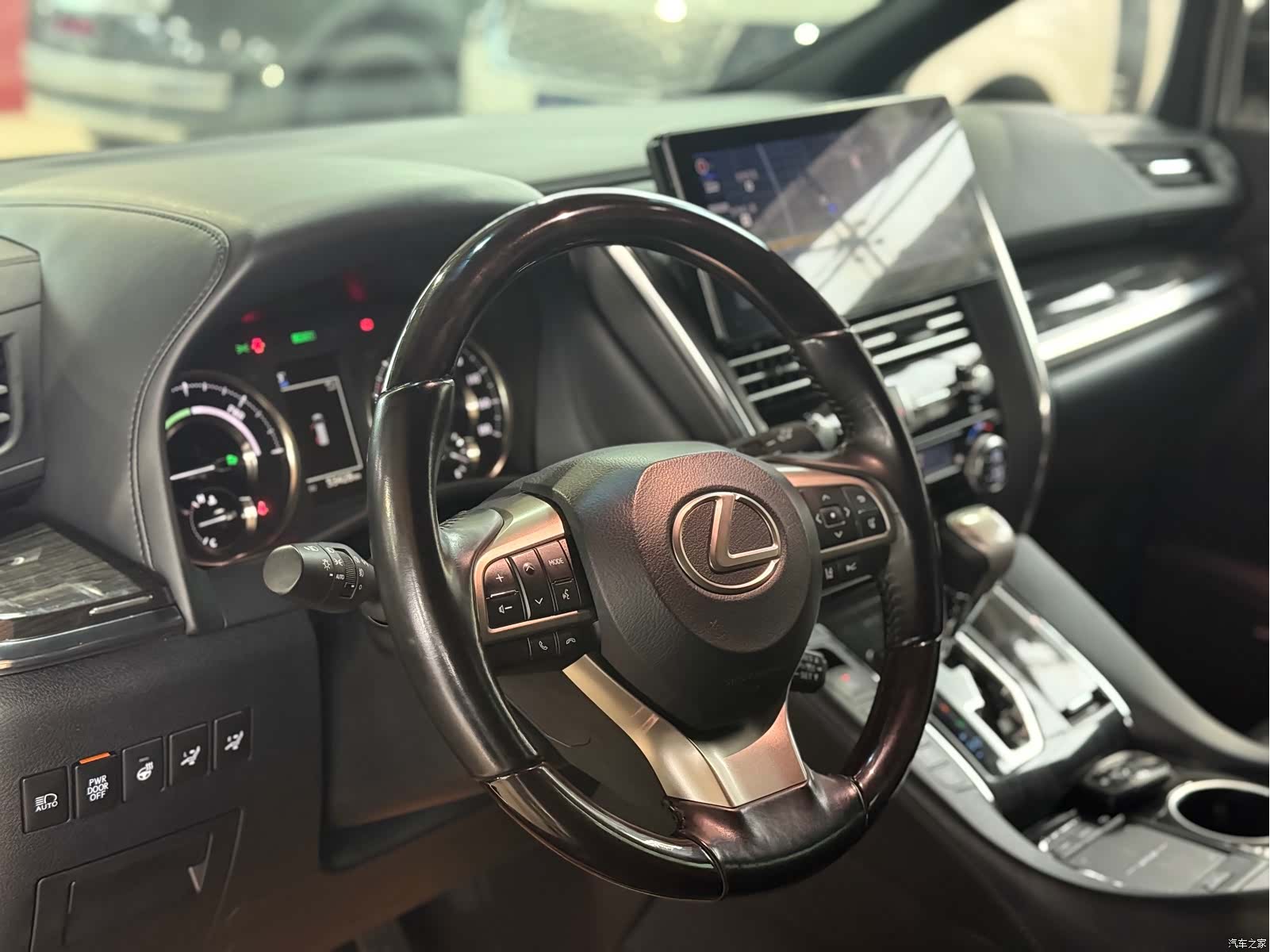 Lexus LM, 2021 8