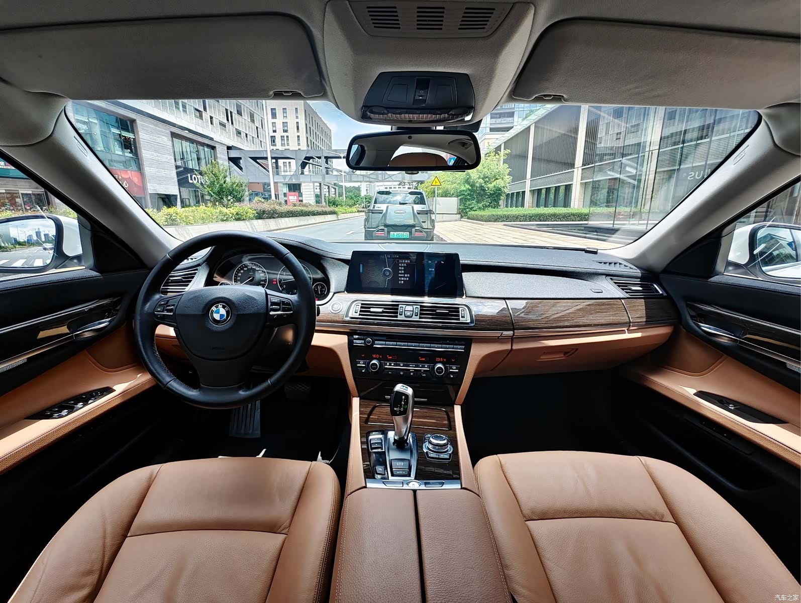 BMW 7 Series, 2011 14