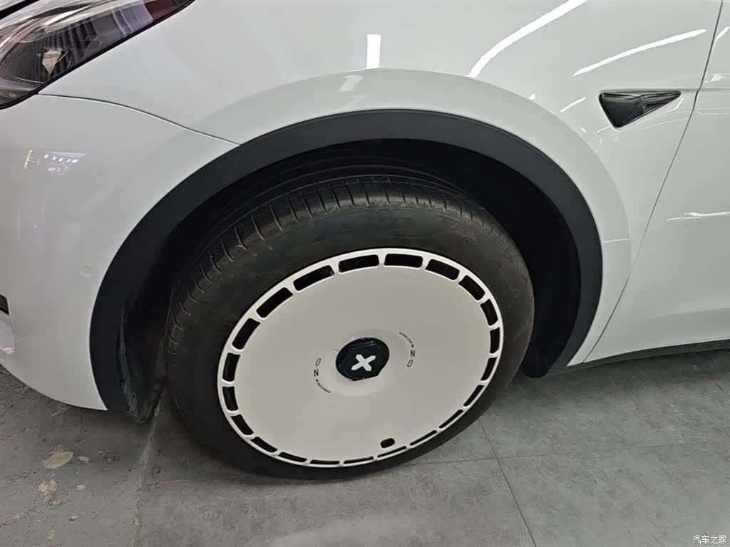Tesla Model Y, 2024 23