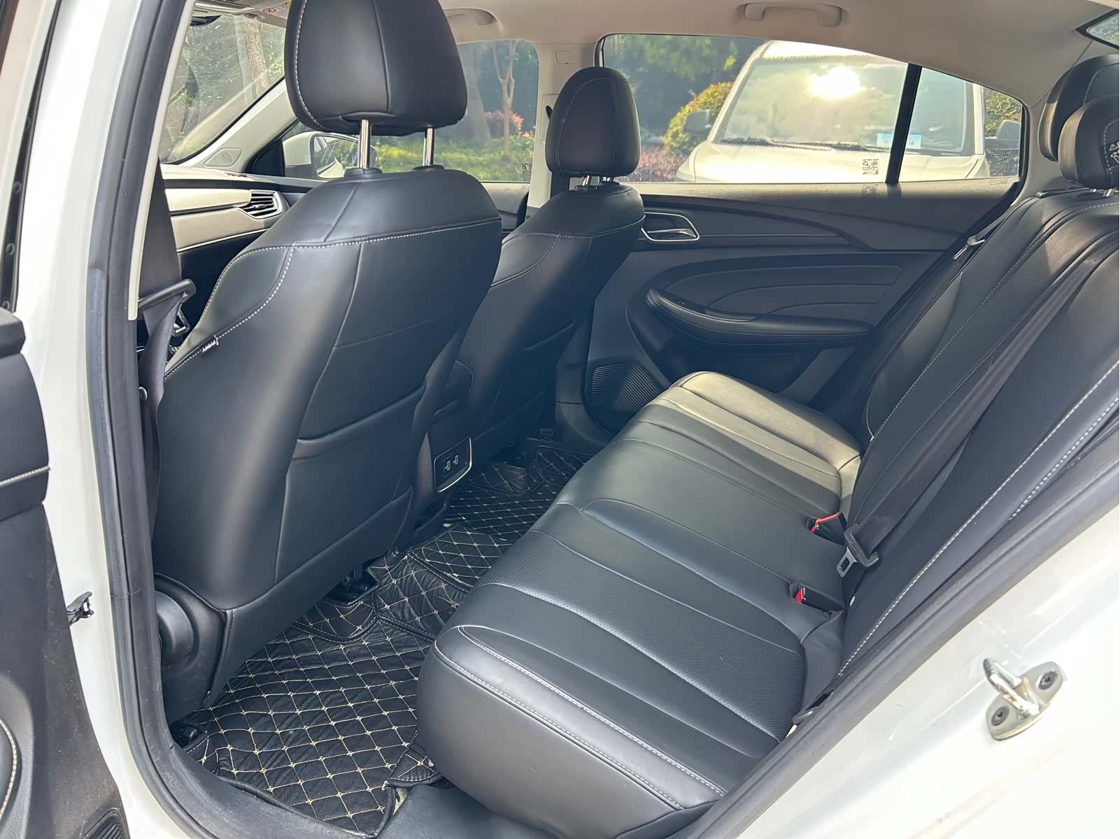 Roewe i5, 2019 7