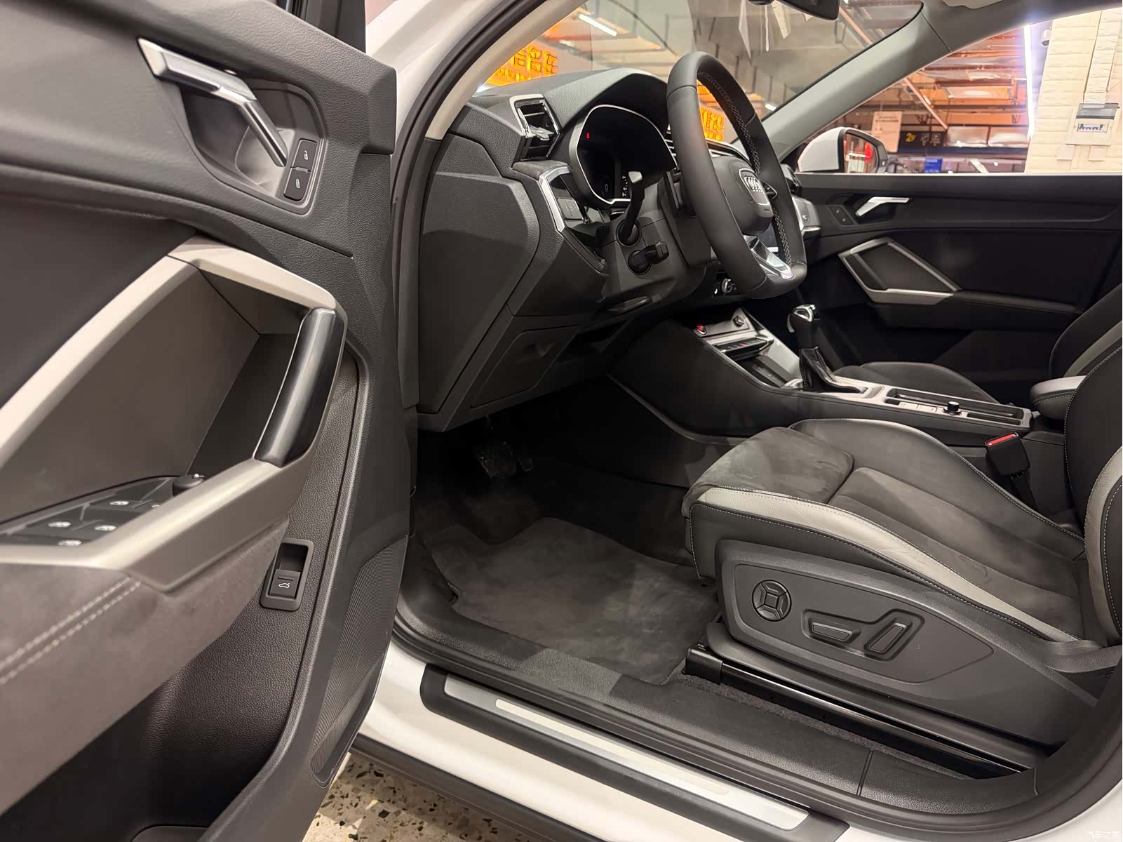 Audi Q3, 2023 12