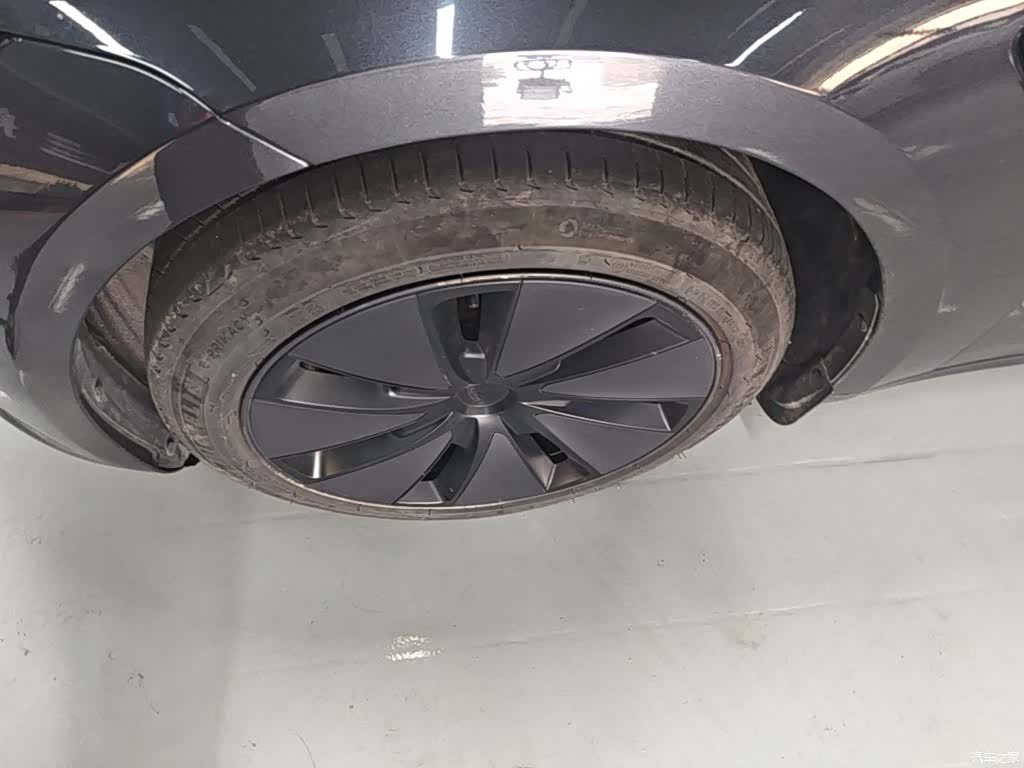 Tesla Model 3, 2024 23