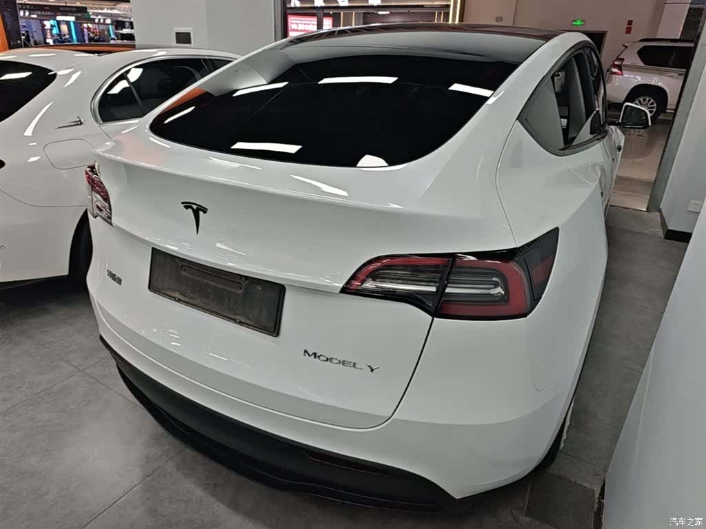 Tesla Model Y, 2024 7