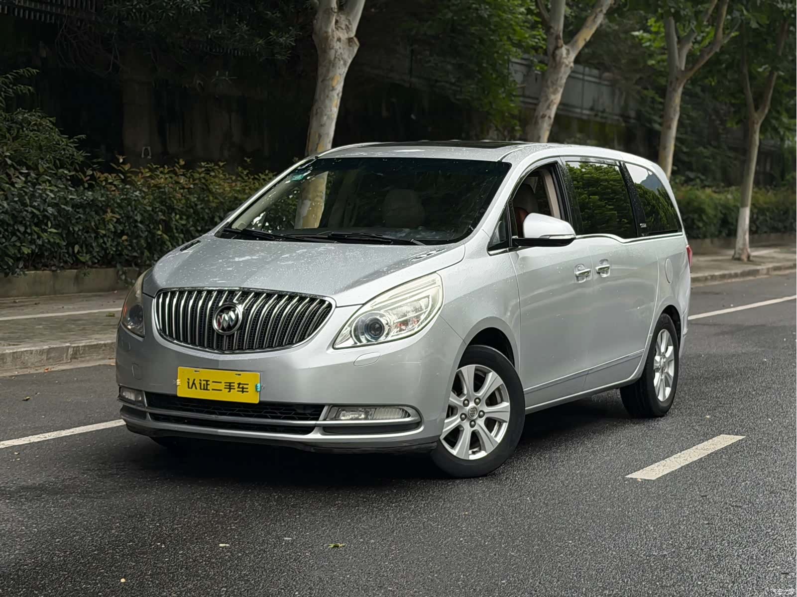 Buick GL8, 2014 1
