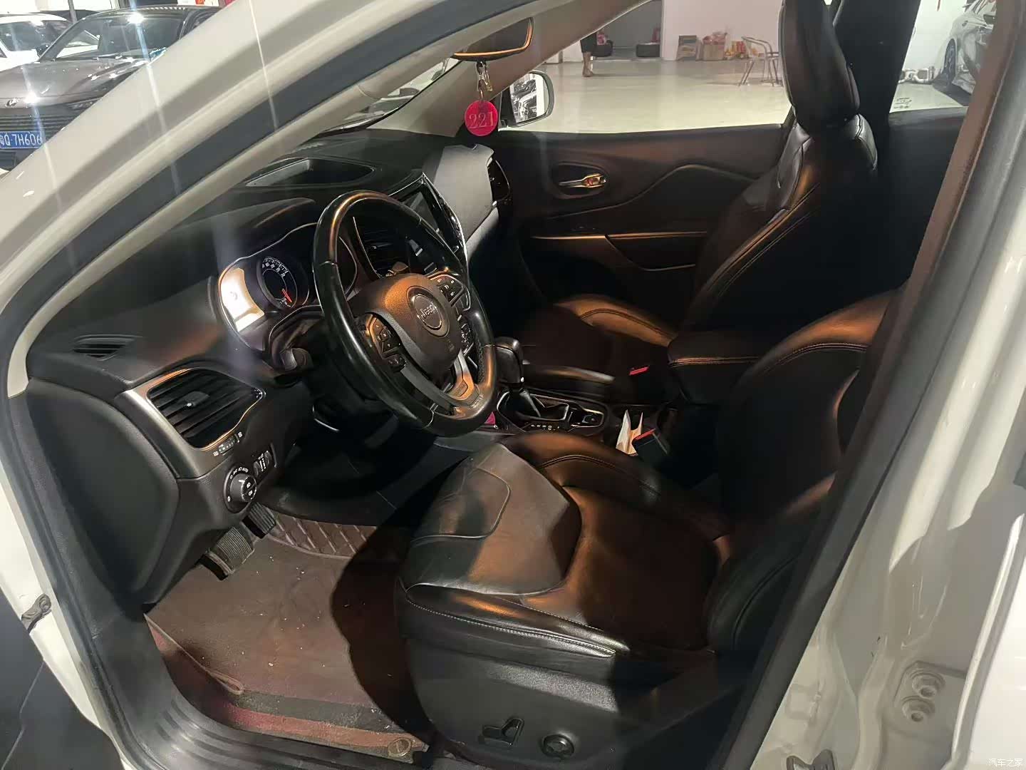 Jeep Cherokee, 2020 7