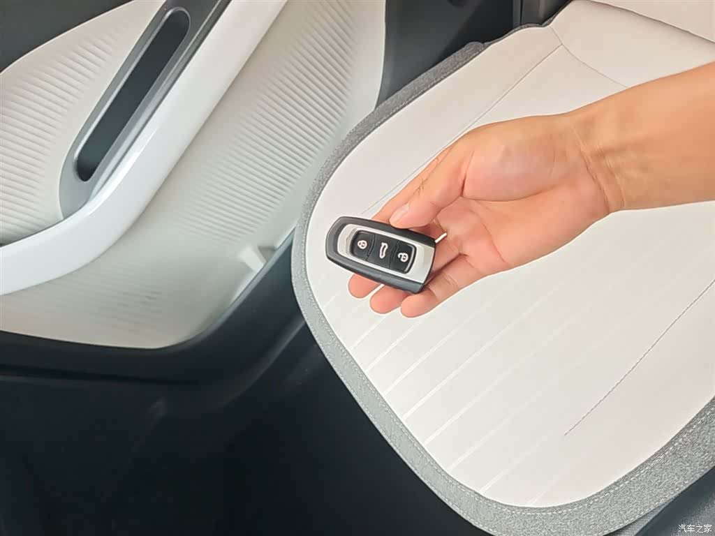 Geely Panda, 2025 9