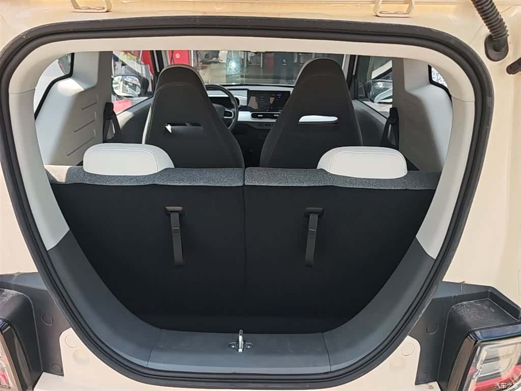 Geely Panda, 2025 19