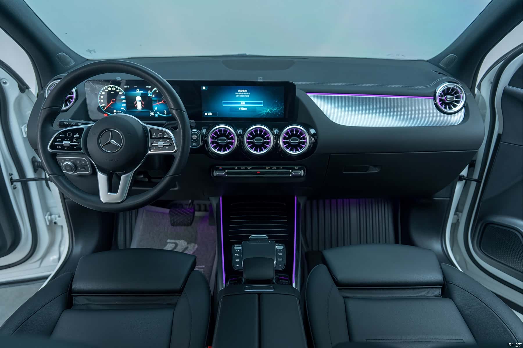 Mercedes-Benz GLA, 2023 11