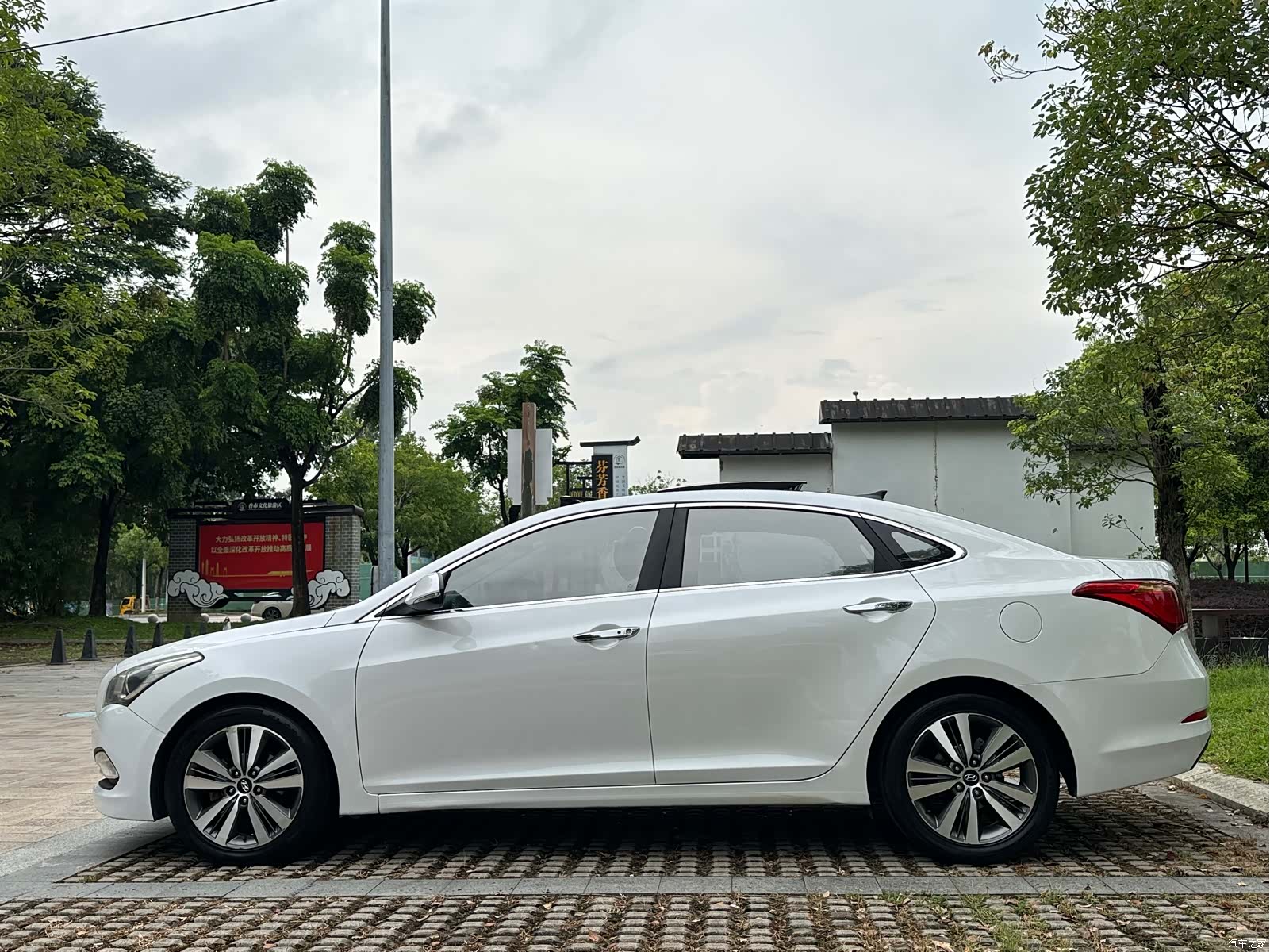 Hyundai GLS, 2016 23