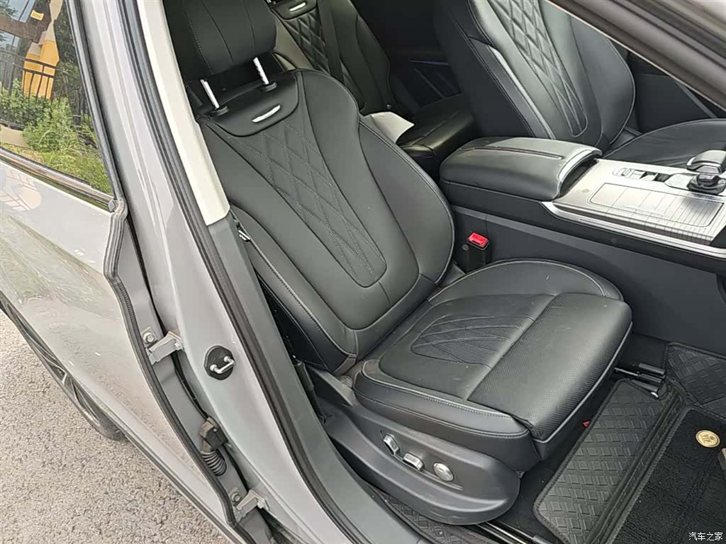 Hongqi HS7, 2024 25