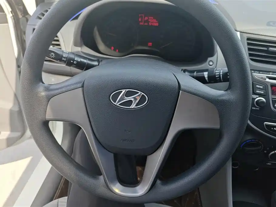 Hyundai Rena