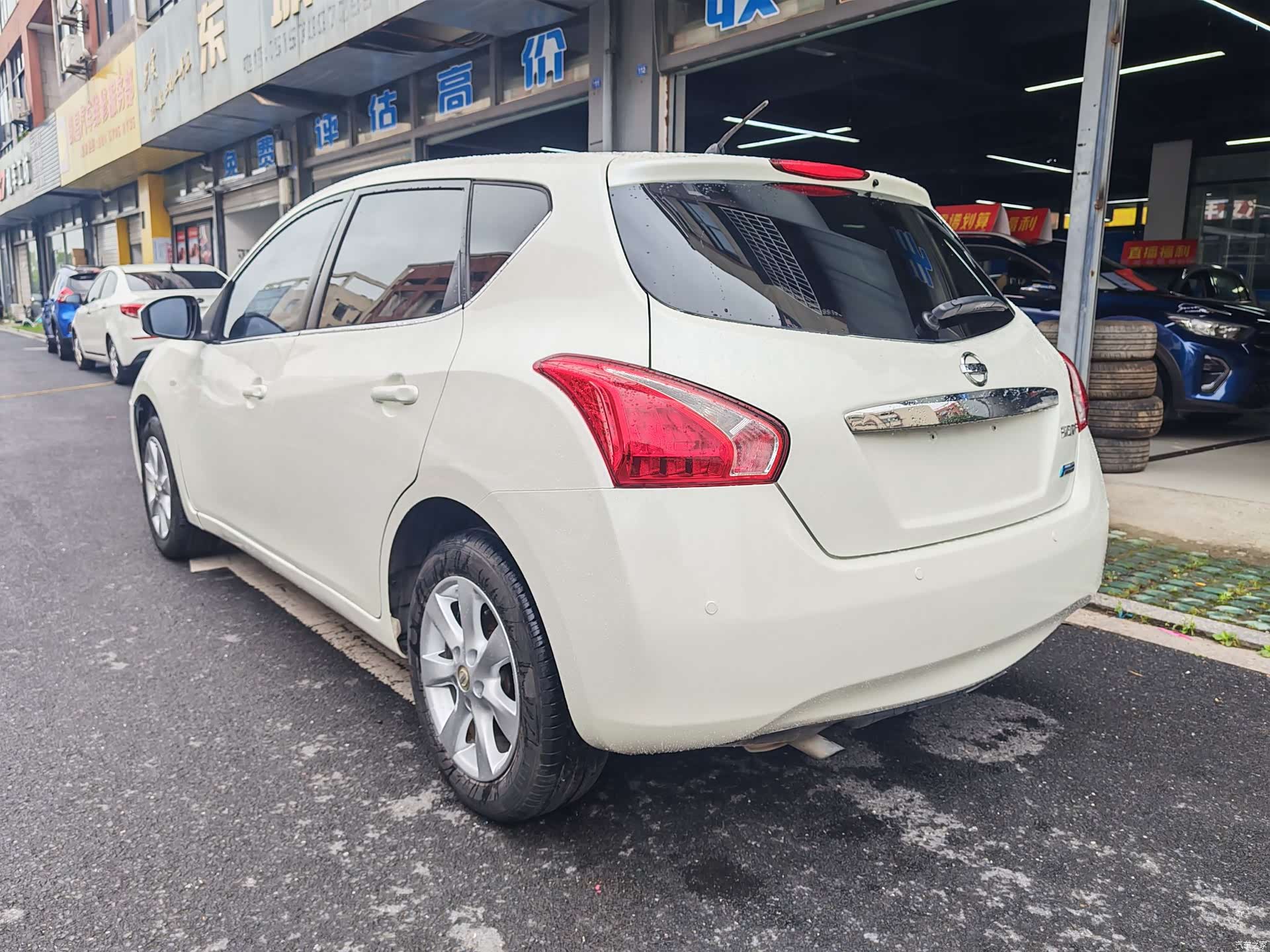 Nissan Tiida, 2015 все фото