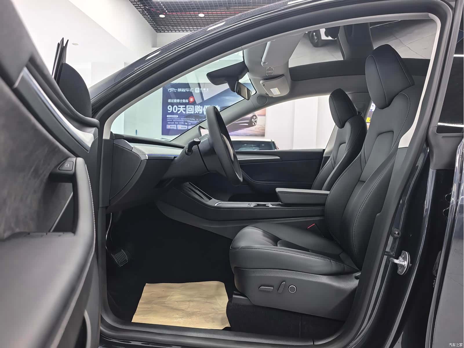 Tesla Model Y, 2025 все фото
