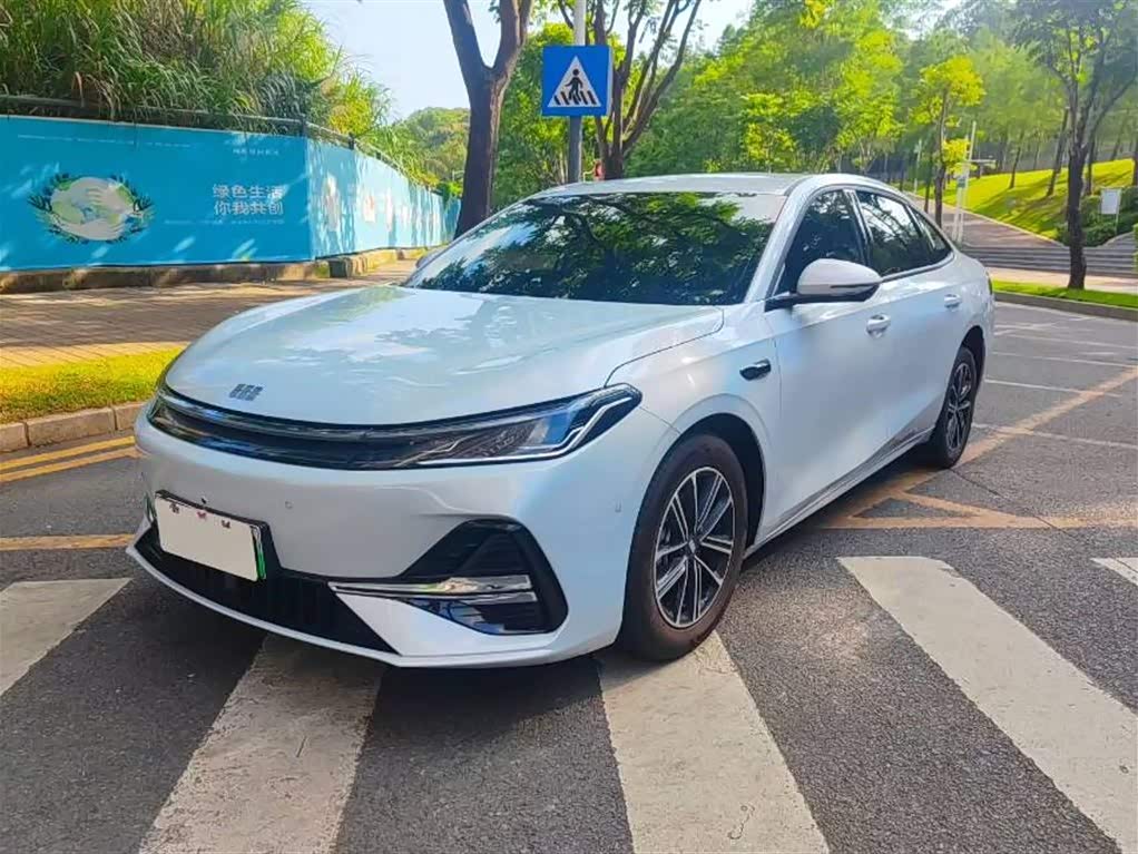 Geely Galaxy A7 EM