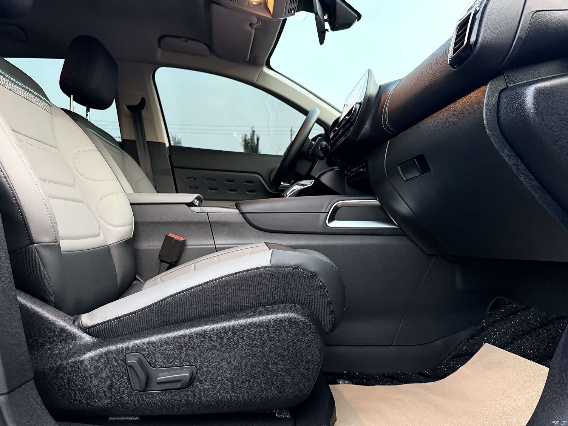 Citroen C5 Aircross, 2026 10