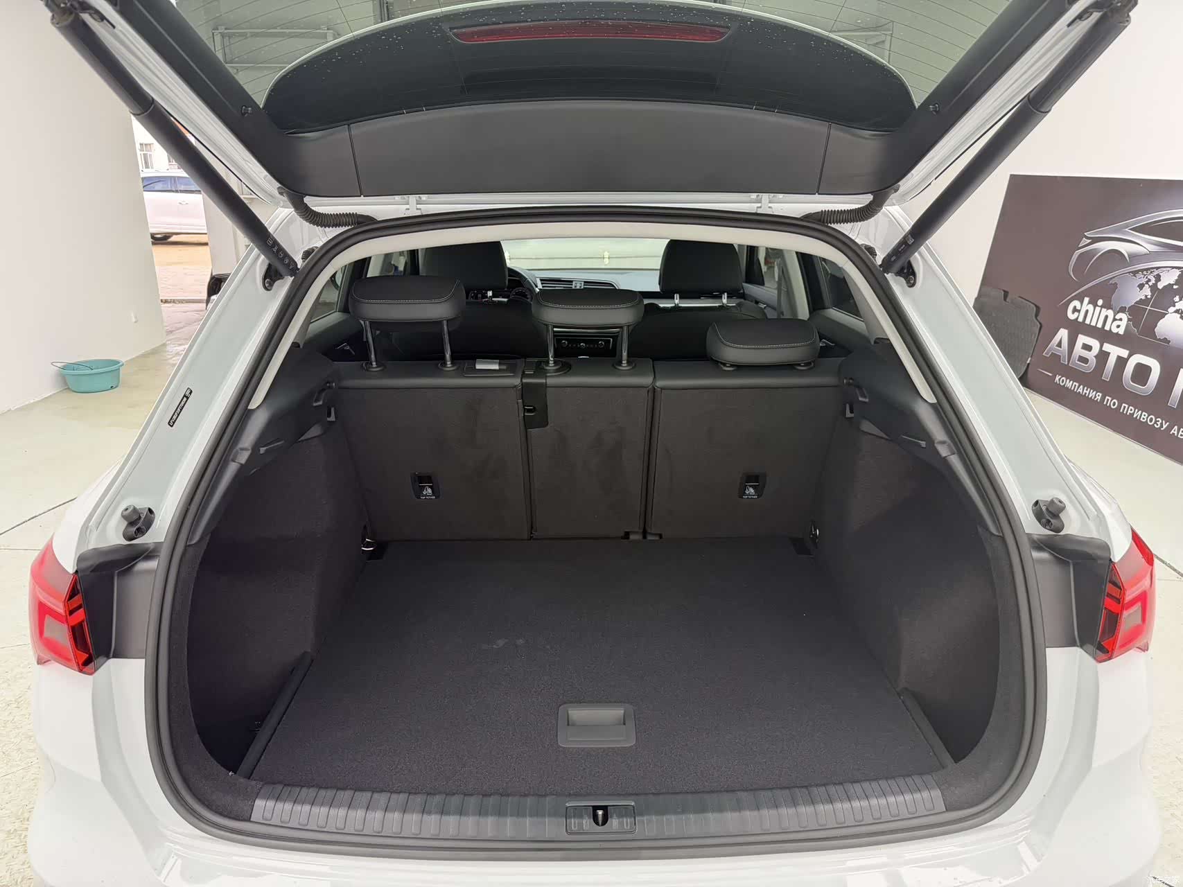 Audi Q3, 2023 13
