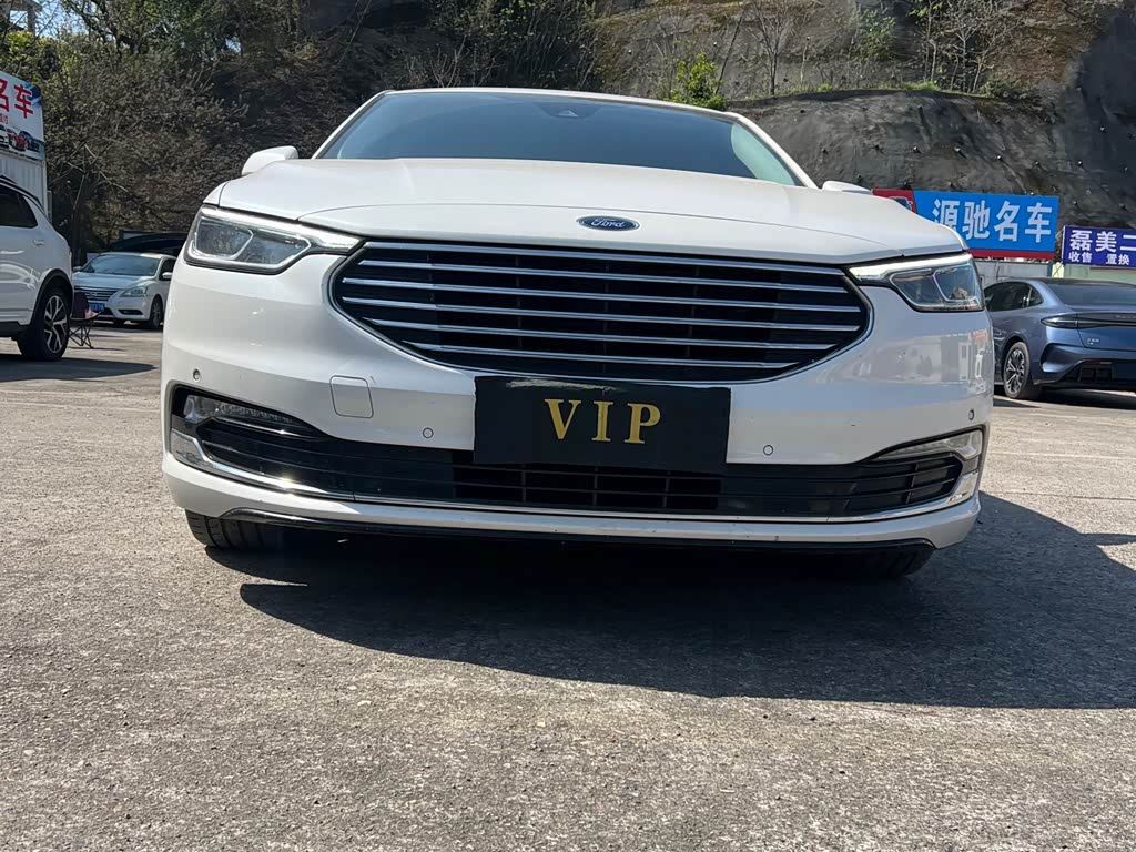 Ford Taurus