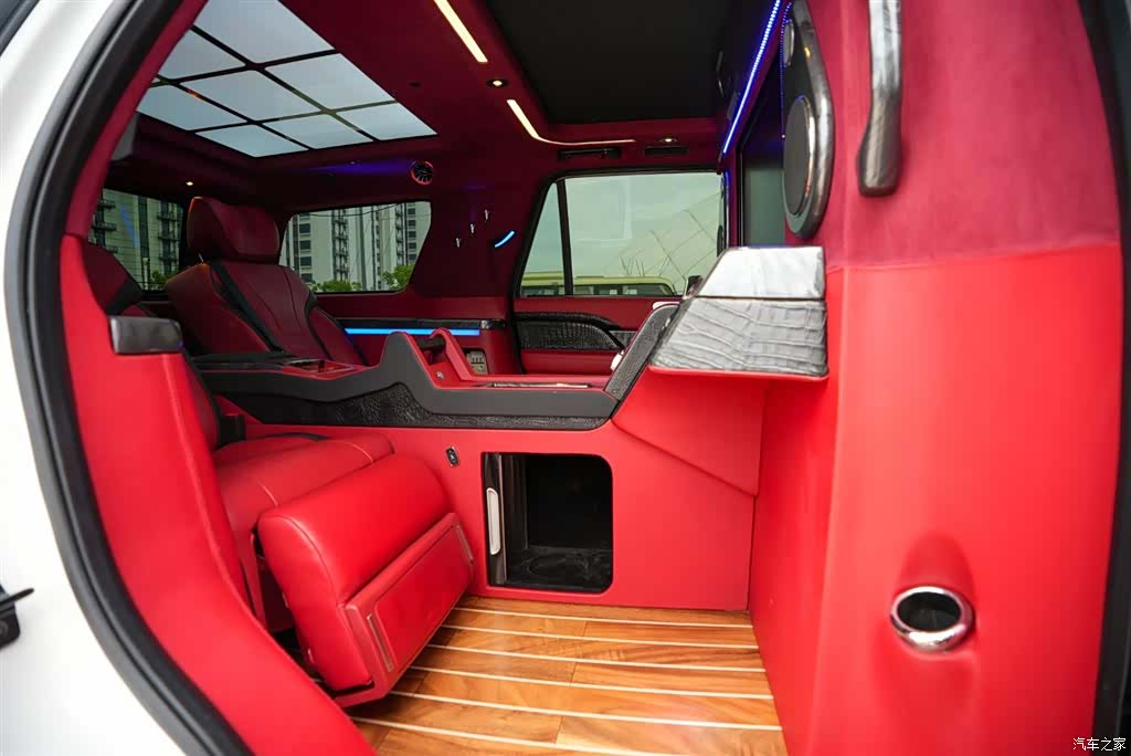 Lincoln Navigator, 2018 11