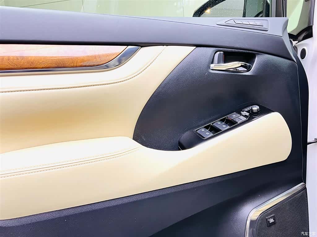 Toyota Alphard, 2017 11