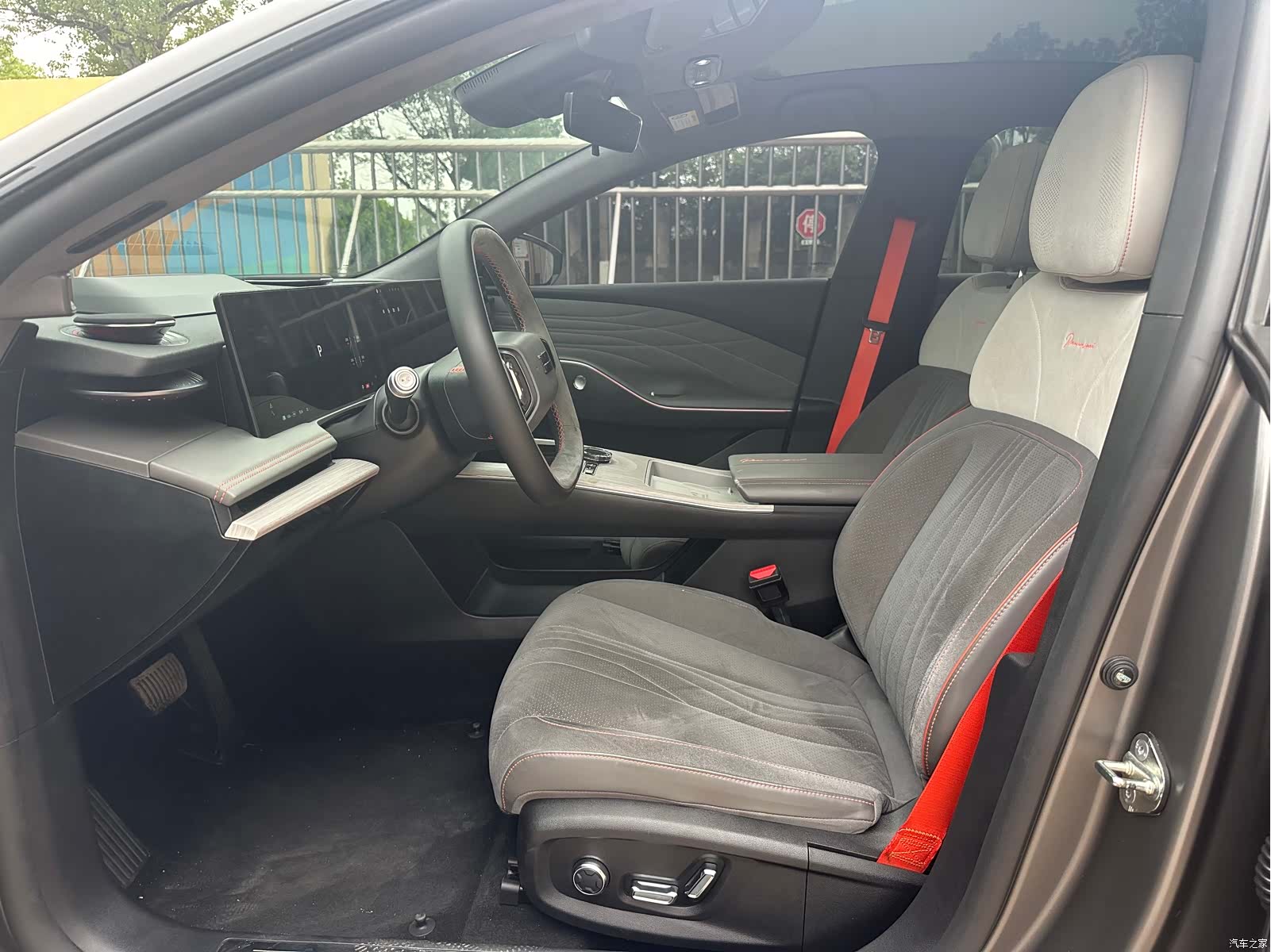 Geely E8, 2024 12