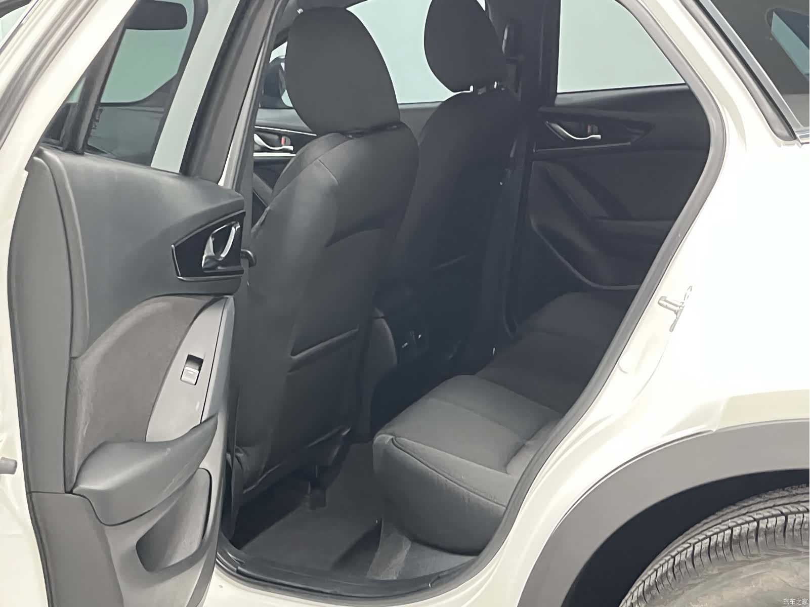 Mazda CX-4, 2023 8