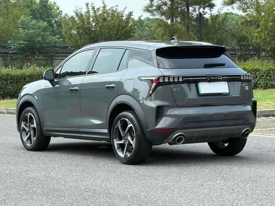 Lynk & Co 06 EM-P