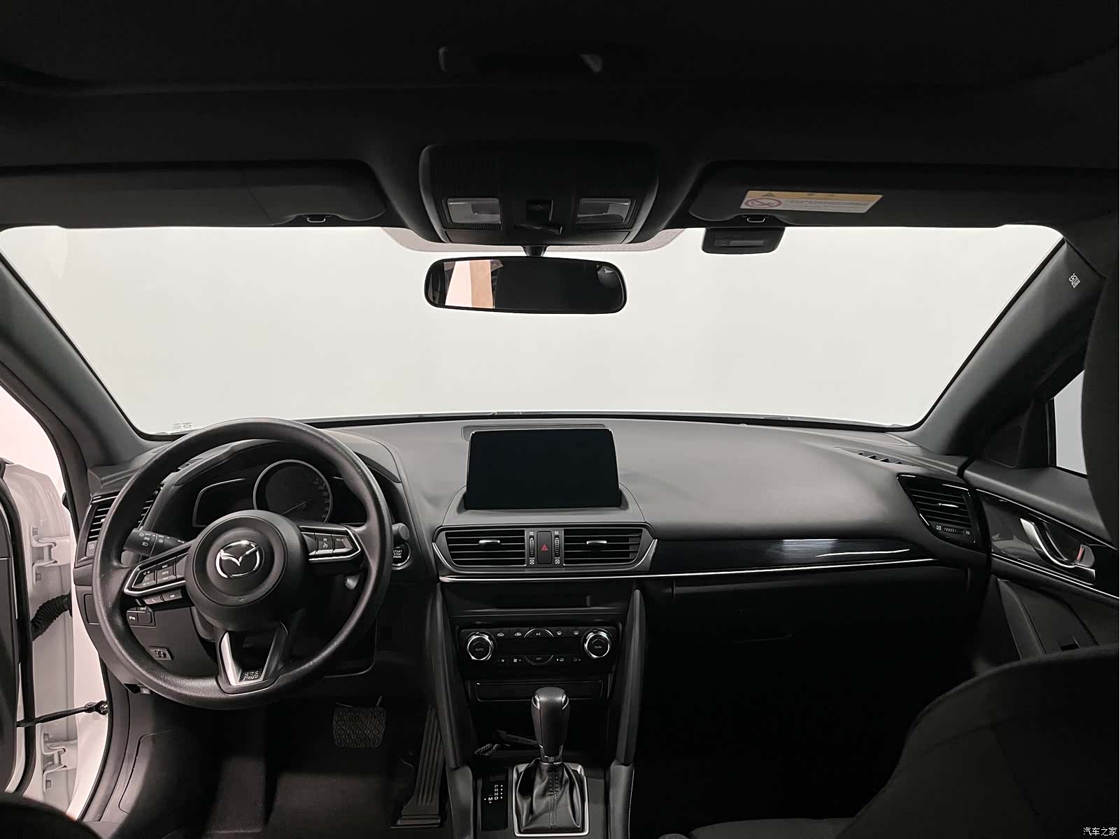 Mazda CX-4, 2023 9