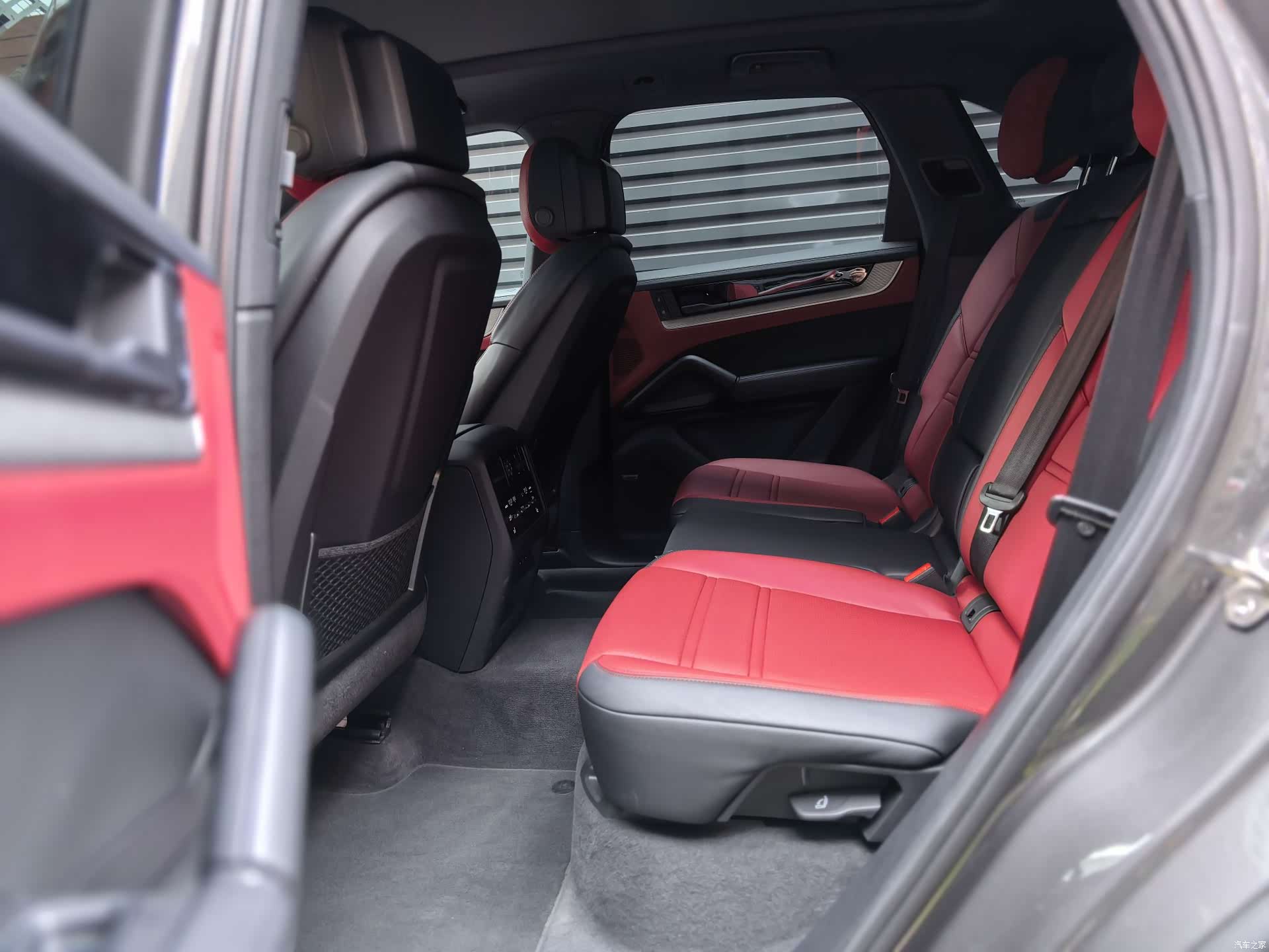 Porsche Cayenne, 2025 9