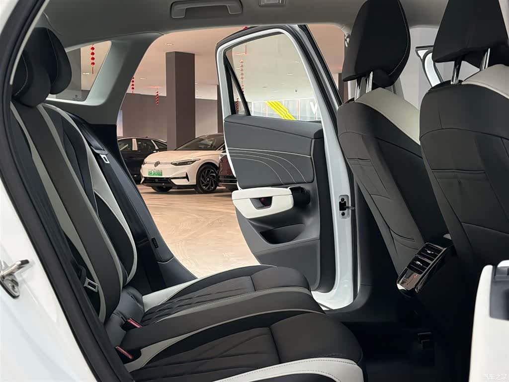 Volkswagen Sagitar, 2026 11