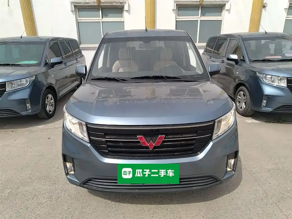 Wuling Wuling Hongguang PLUS