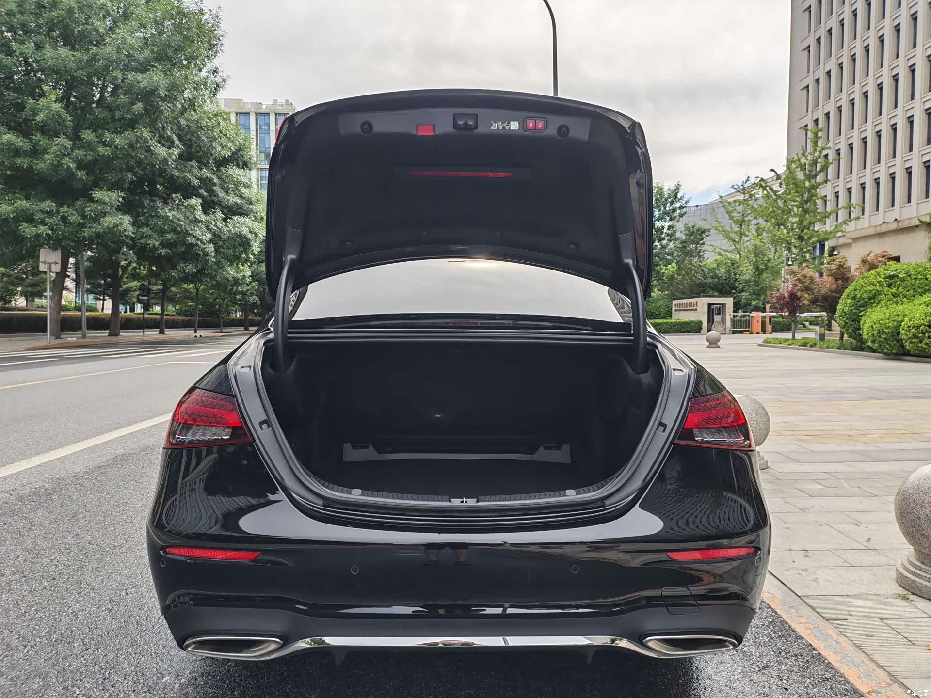 Mercedes-Benz E-Class, 2023 9