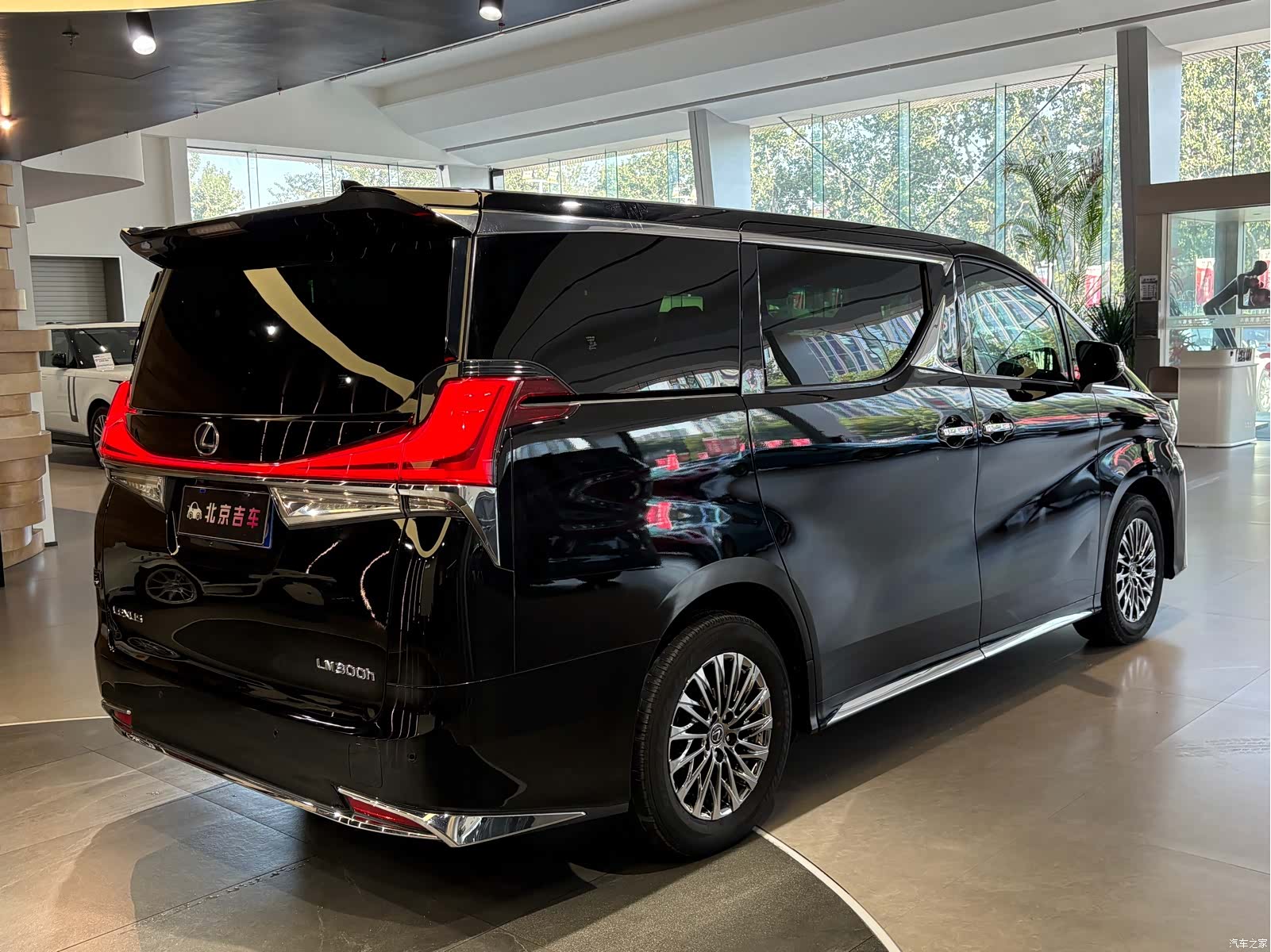 Lexus LM, 2021 23