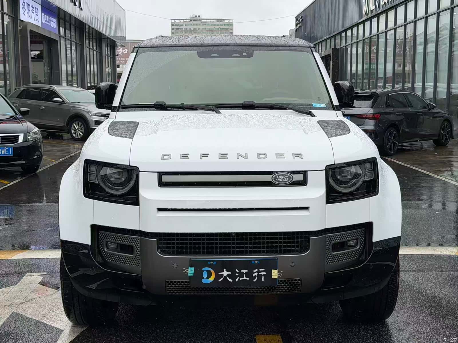 Land Rover Defender, 2025 2