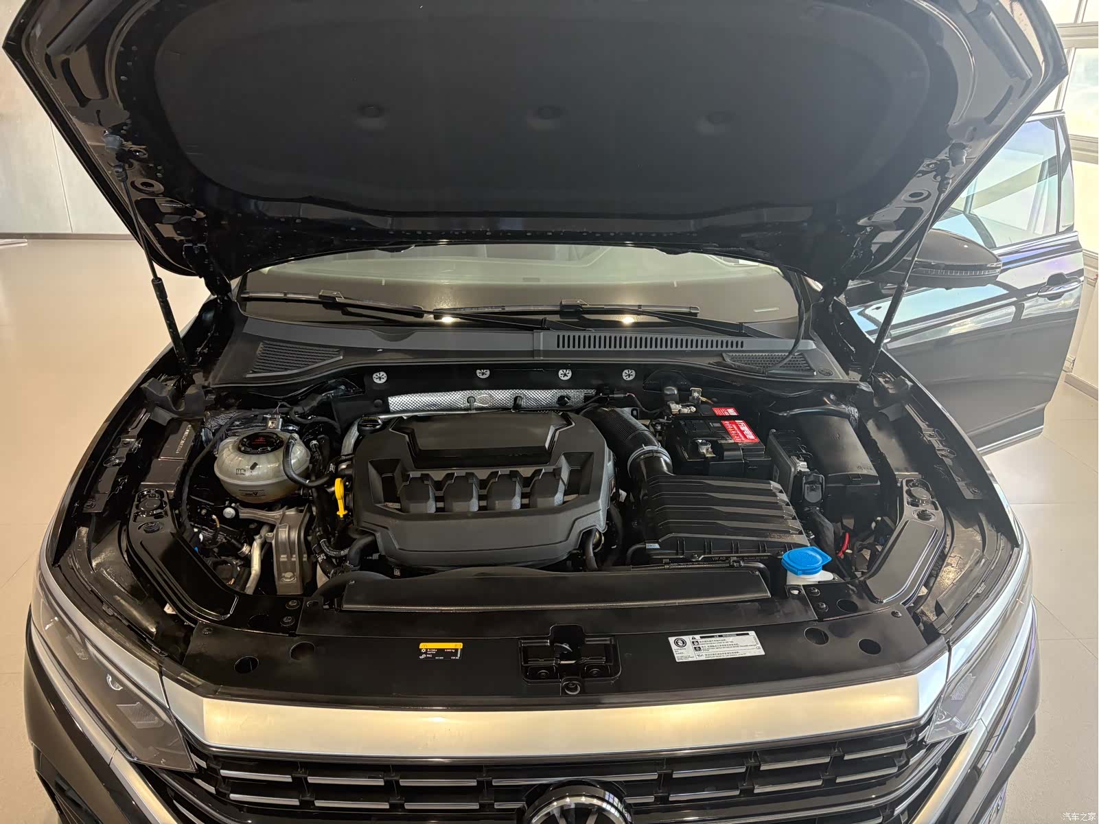 Volkswagen Passat, 2025 13