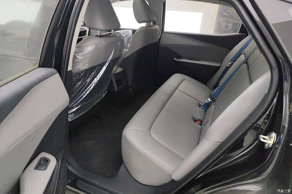 Toyota bZ3, 2026 11
