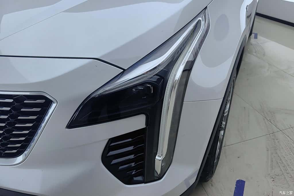 Cadillac XT4, 2022 все фото
