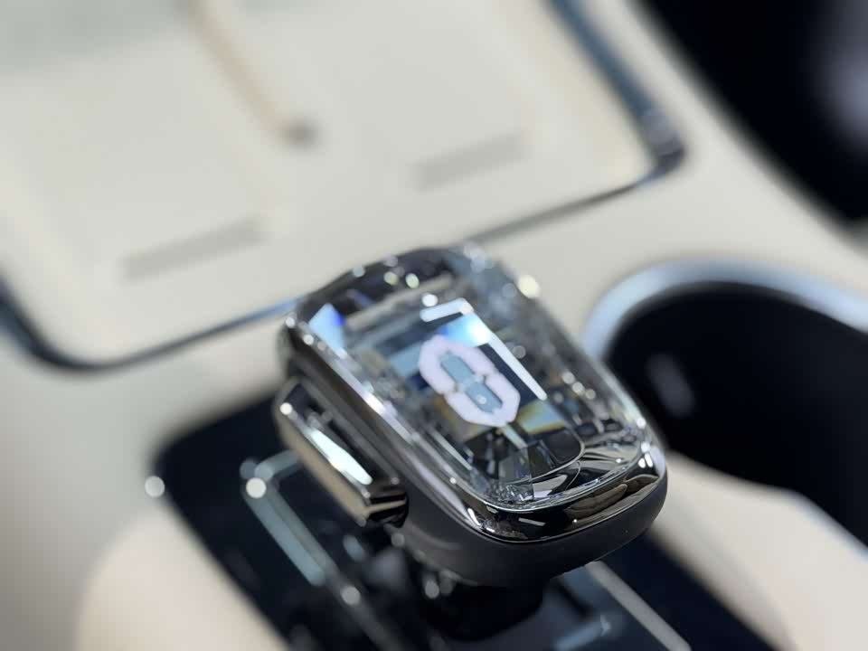 AITO Ask the world M5