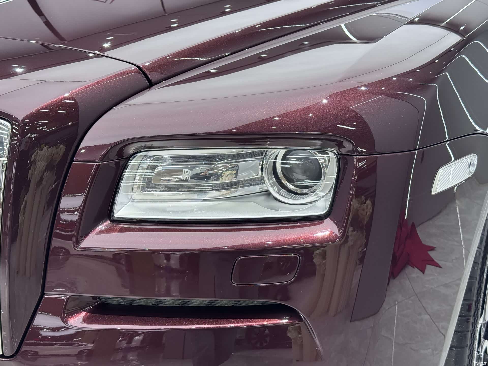 Rolls-Royce Wraith, 2017 все фото