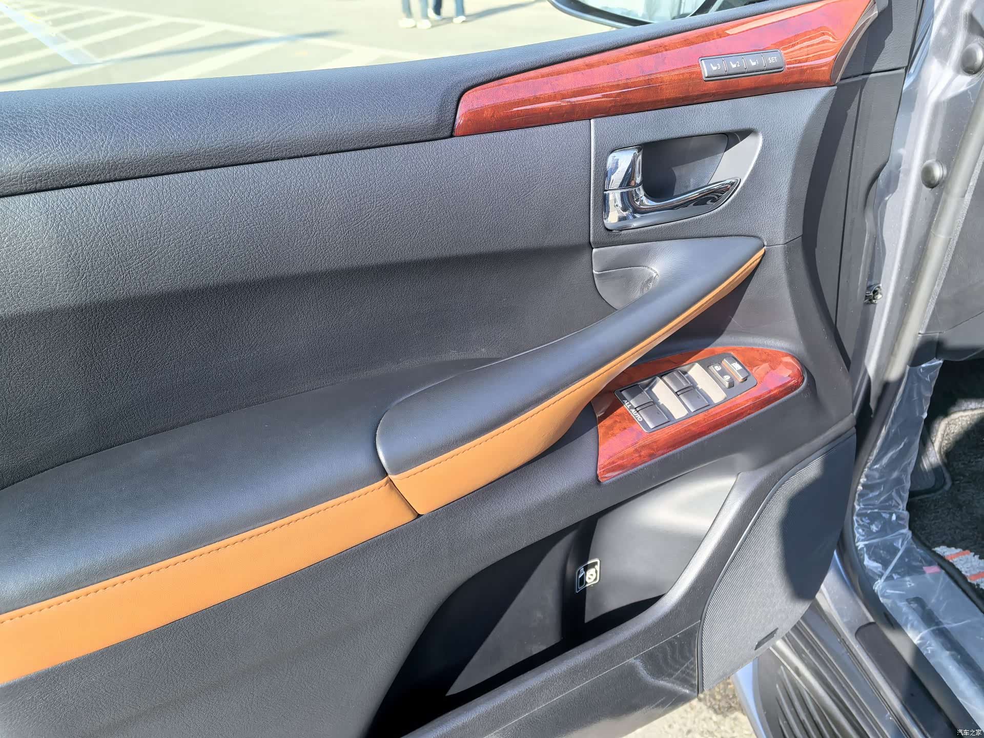Lexus LX, 2013 10