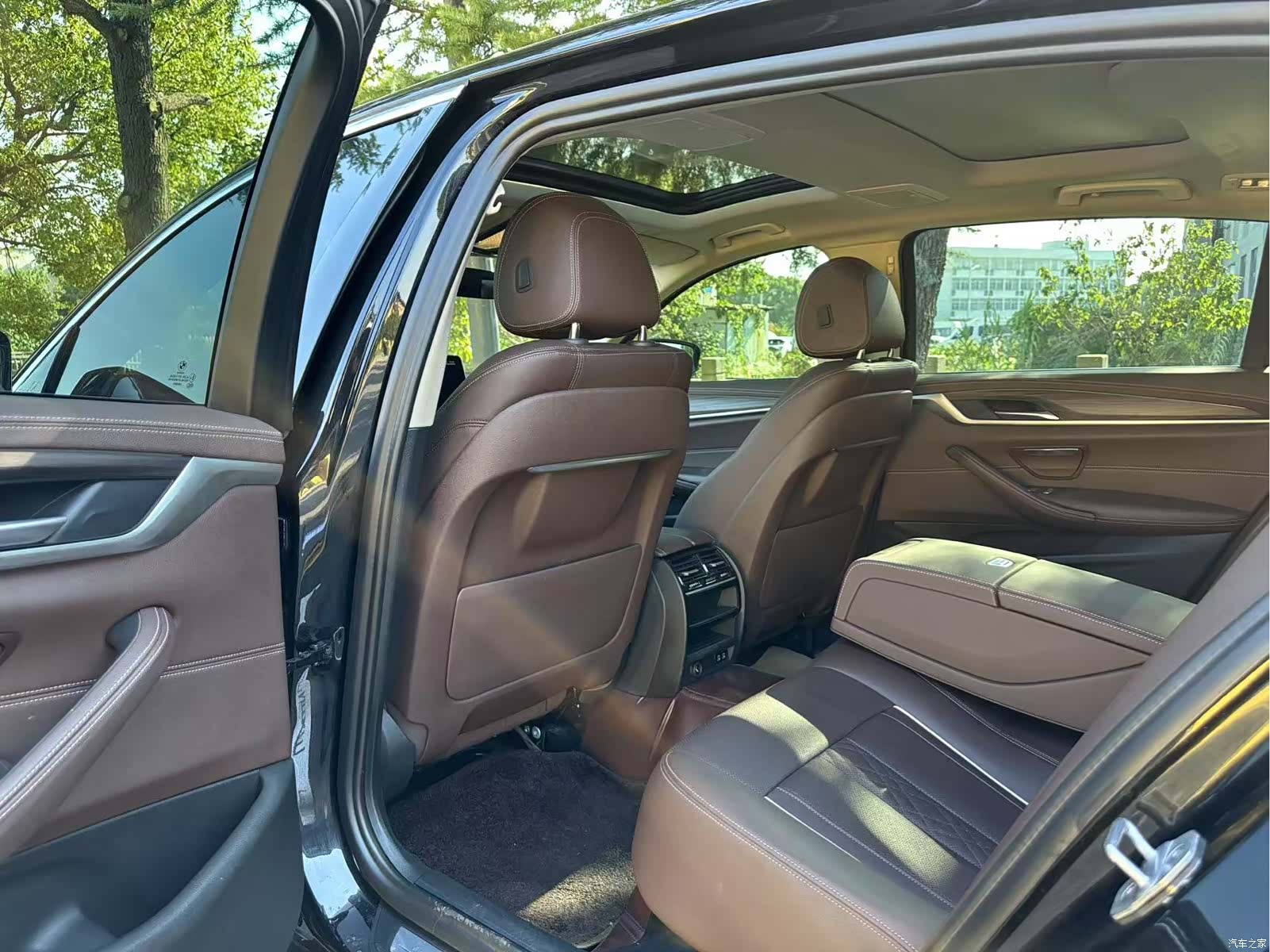 BMW 5 Series, 2021 11
