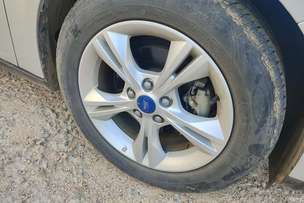 Ford Focus, 2013 6