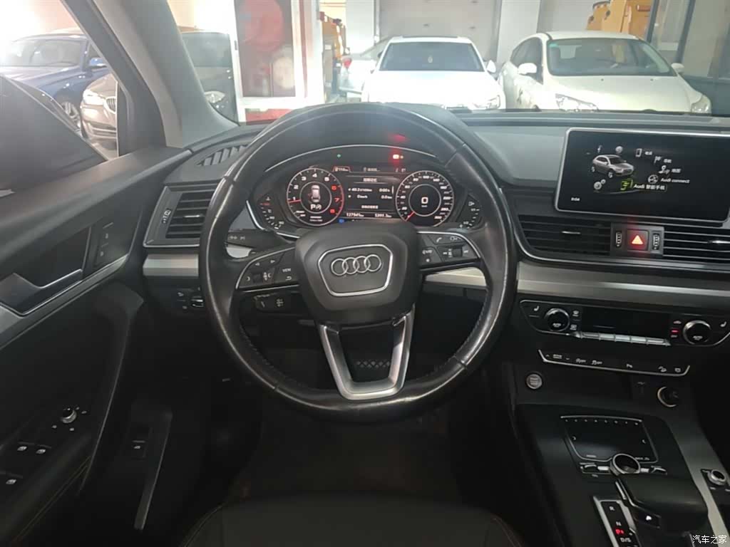 Audi Q5L, 2019 11