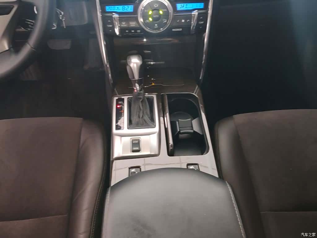 Toyota 2.5V, 2017 14