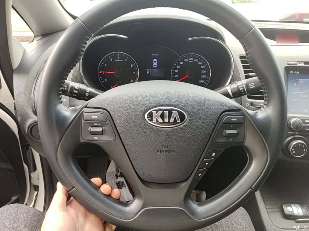Kia K3, 2015 11