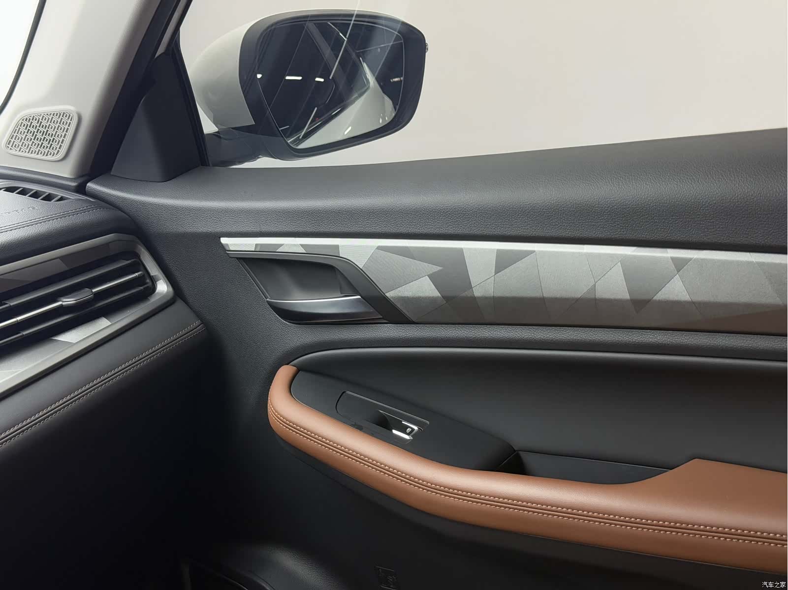 Geely X6, 2021 10