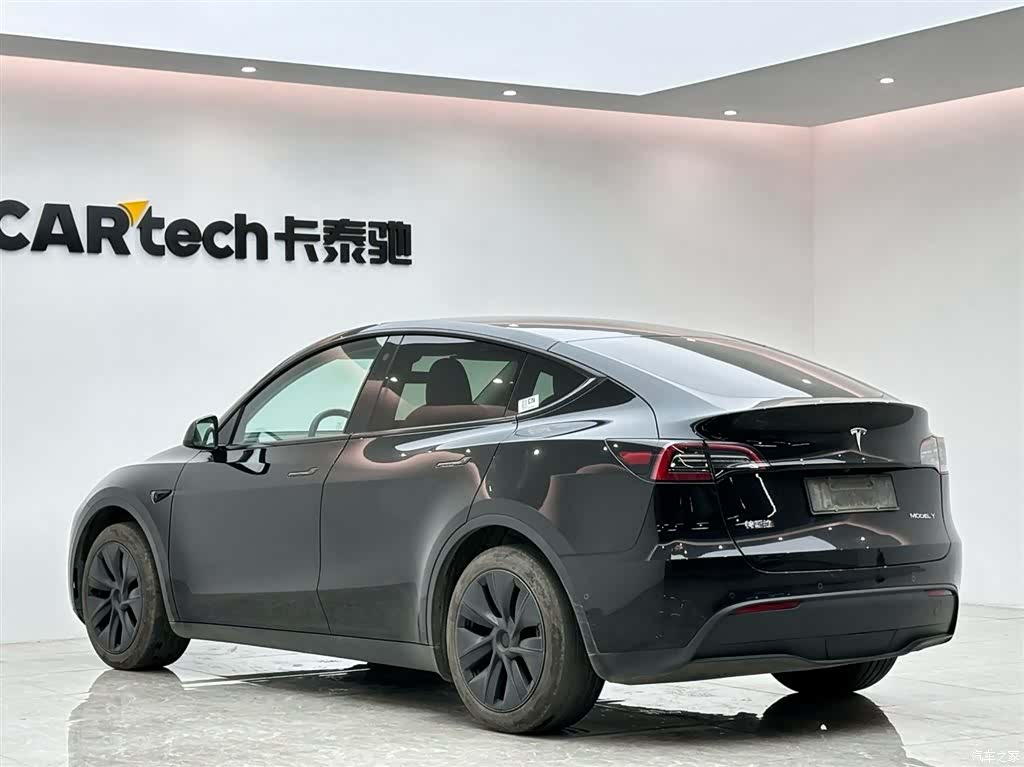 Tesla Model Y, 2023 3