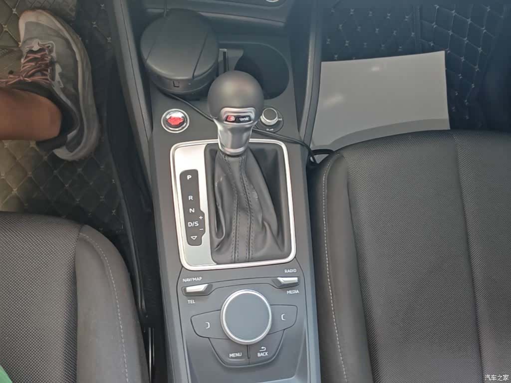 Audi Q2L, 2020 14
