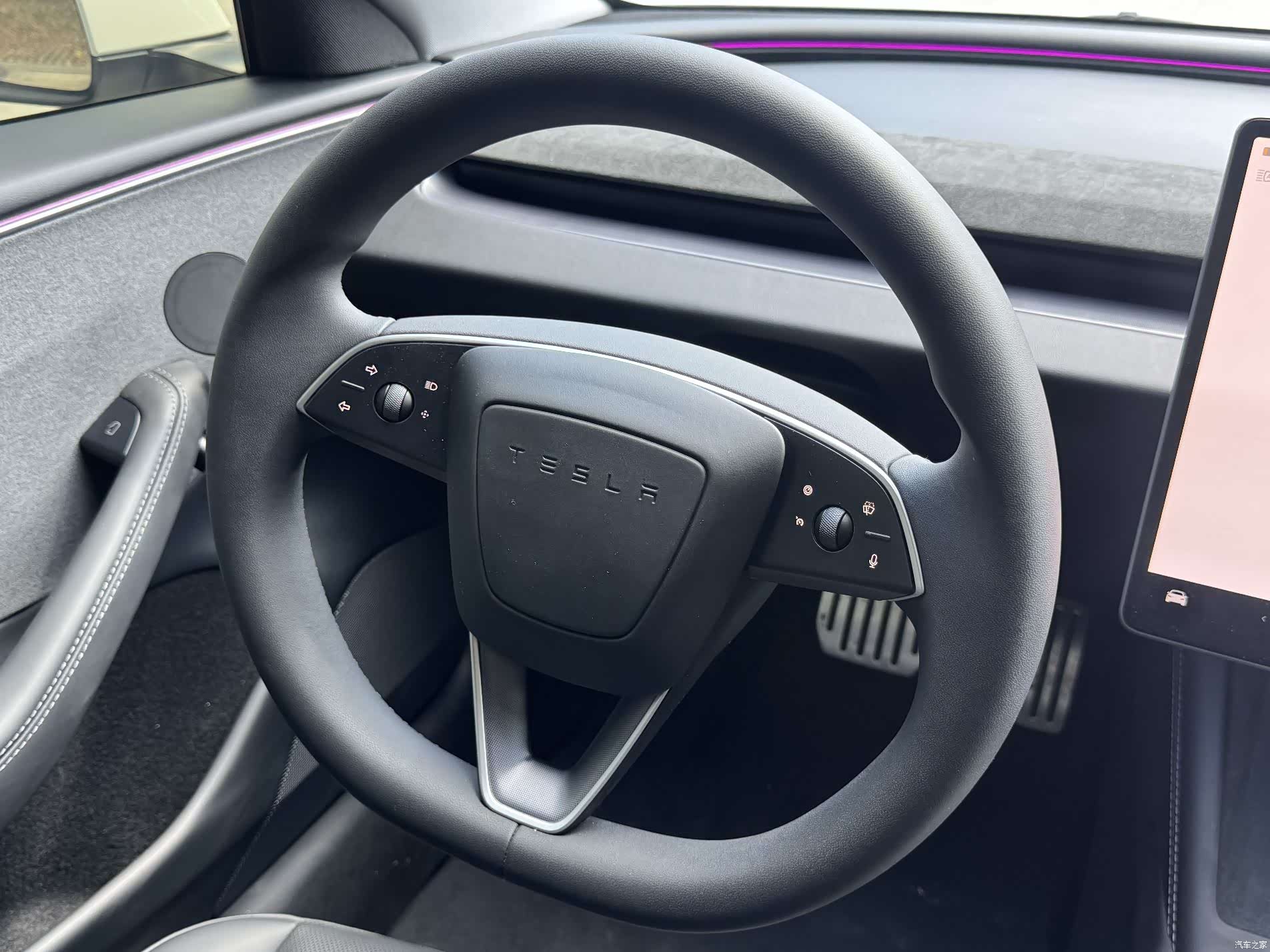 Tesla Model 3, 2025 14