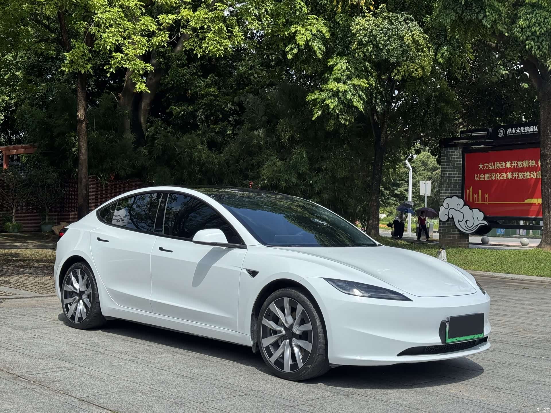 Tesla Model 3, 2025 3